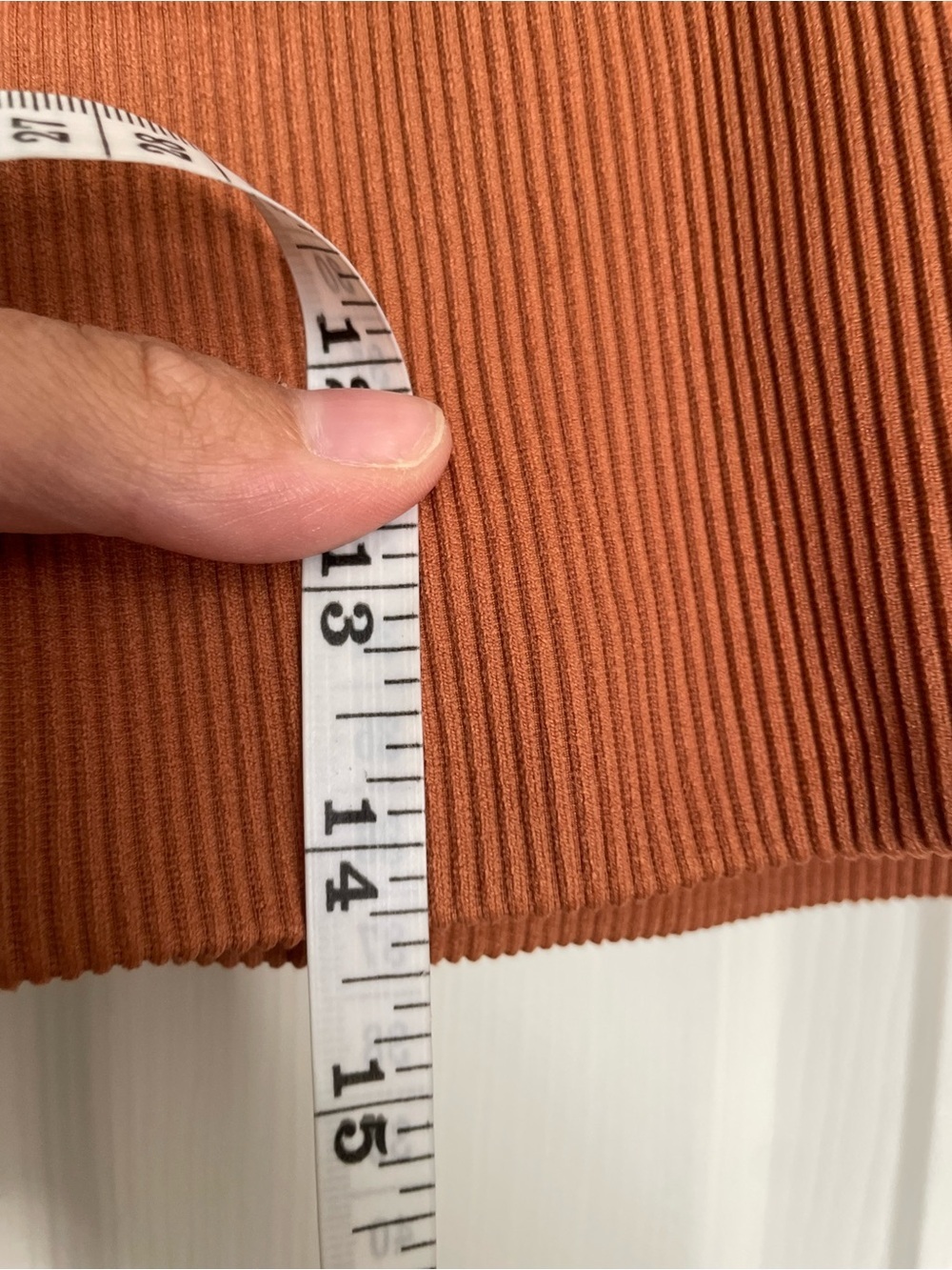 Dynamic Women’s XS/S Ribbed V-Neck Crop Top - Rust - Picture 3 of 5